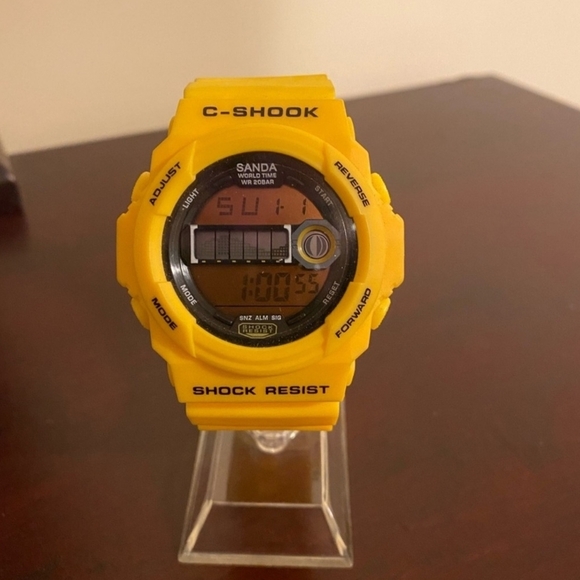 Brand new Yellow Unisex digital C shook watch for men or ladies - Picture 1 of 5